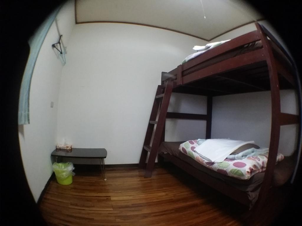 Guesthouse Base Okinawa Naha Exterior foto